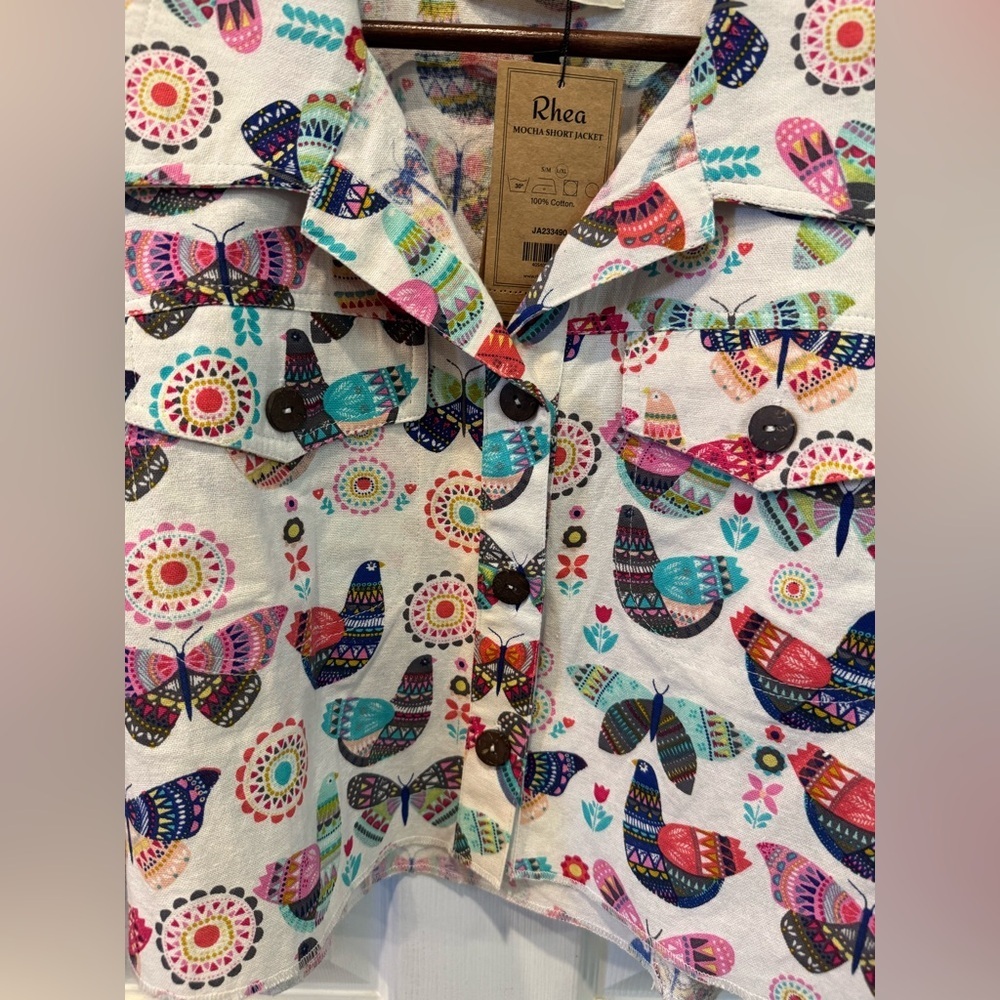 NWT Rhea Birds/Butterflies Cropped Jacket/Shacket Size L/XL Very Lightweight - Picture 3 of 8